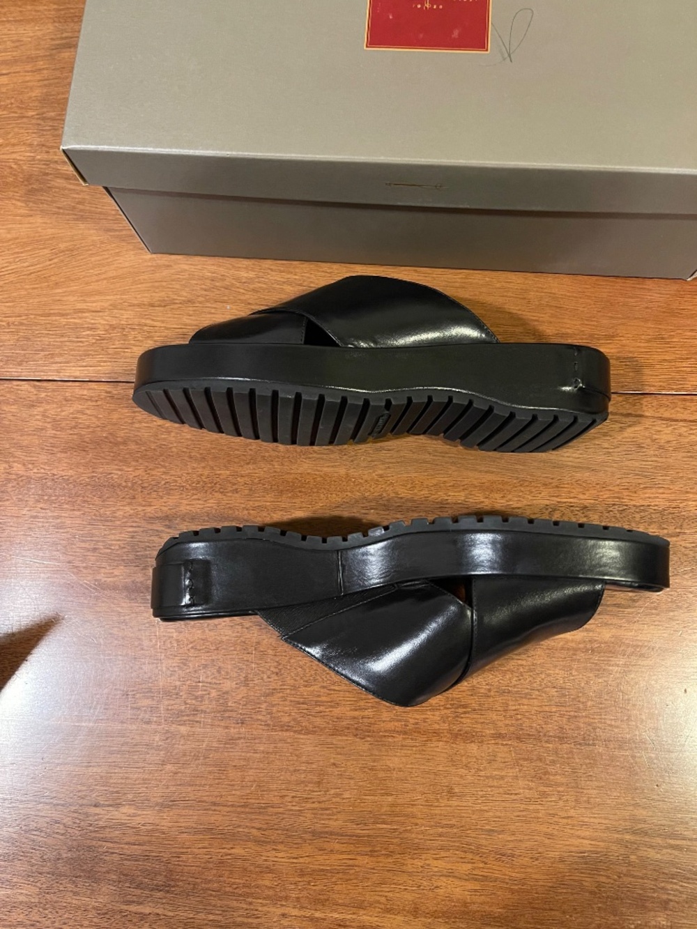 NEW Vintage Cole Haan Black Leather Criss-Cross Platform Sandals Women's 6.5 - Picture 7 of 15